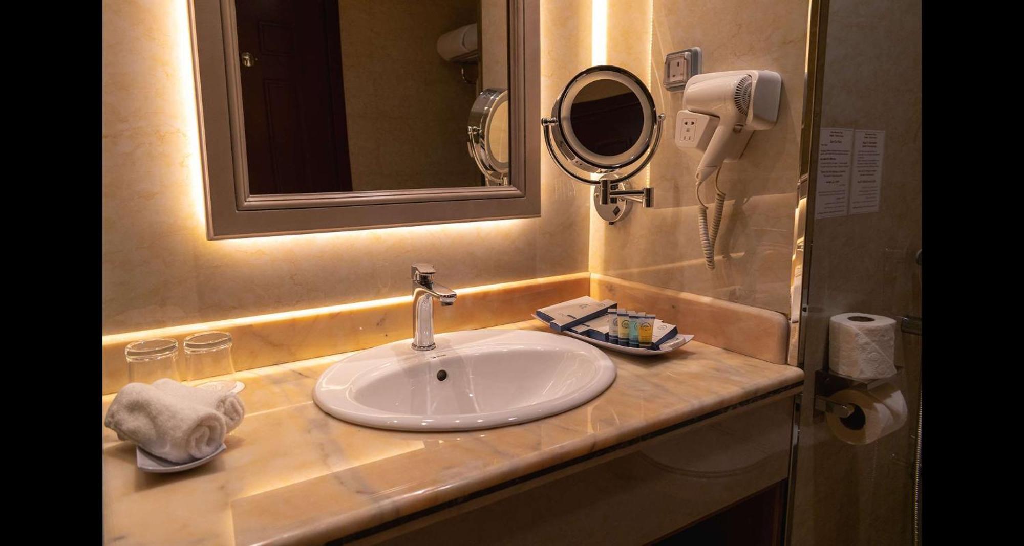 Best Western Plus Jeddah Hotel Madinah Road Экстерьер фото