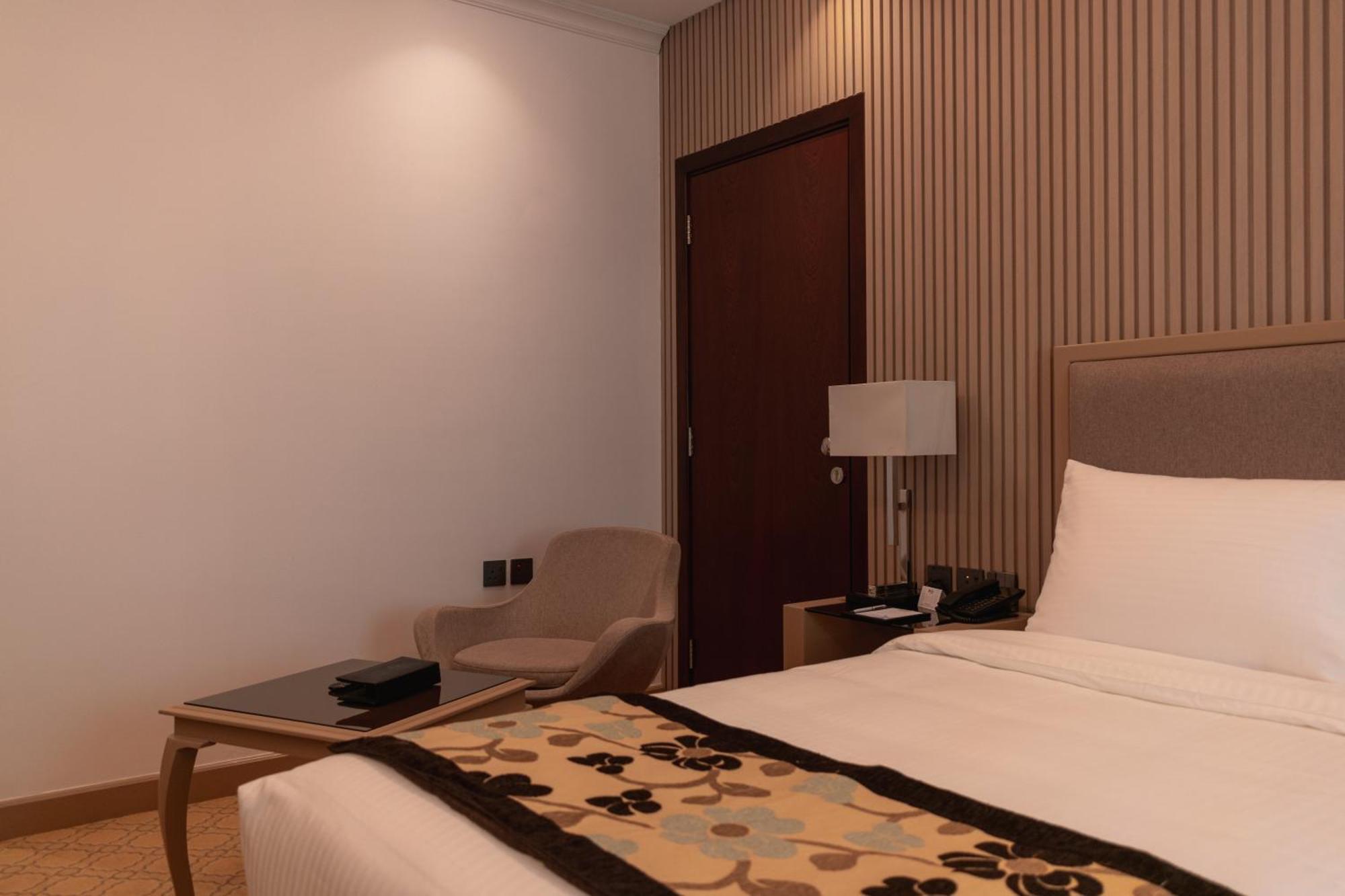 Best Western Plus Jeddah Hotel Madinah Road Экстерьер фото