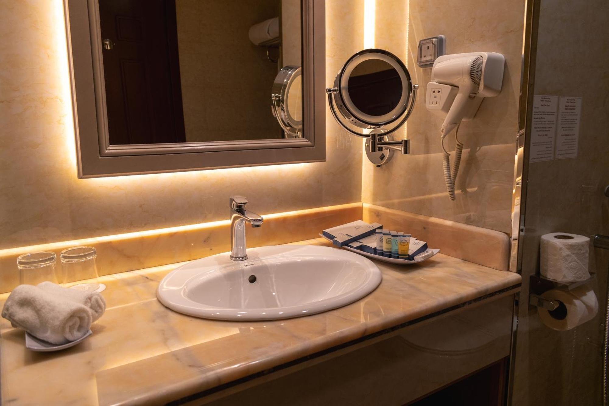 Best Western Plus Jeddah Hotel Madinah Road Экстерьер фото